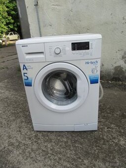 Nabízím pračku Beko. přední plnění na 5 kg prádla. Jako nová
