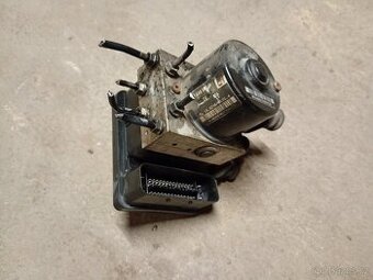 Vw Caddy 2,Golf 5 - Jednotka ABS 1K0907379k