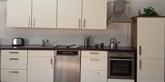 Světlá moderní kuchyně PAOLA