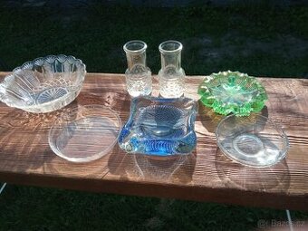 Skleněné retro,popelník, vázička, misky