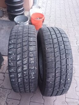 235/65/16C vredestein