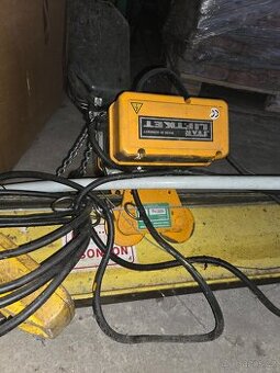 Dílenský jeřáb - 1