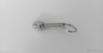 Malý stavitelný klíč jako ozdobný přívěšek