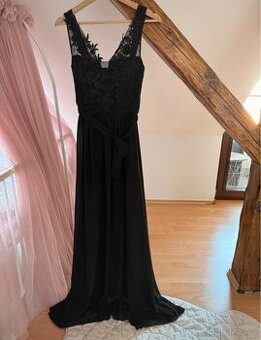 Dámské večerní šaty