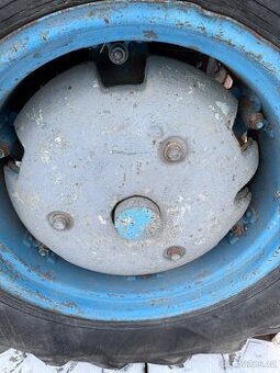 Prodám zadní závaží zetor