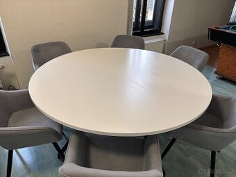 Jídelní stůl + 6 židlí