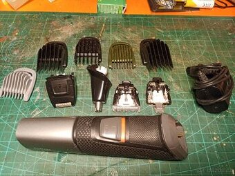 Holící strojek Philips