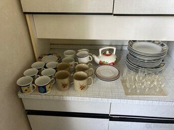 Set různého nádobí