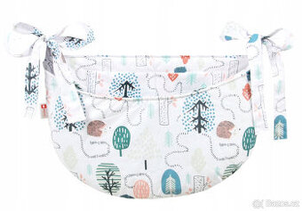 Kapsář na postýlku