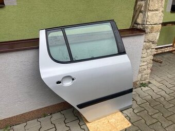 Škoda Fabia II. 2008 - pravé zadní dveře.