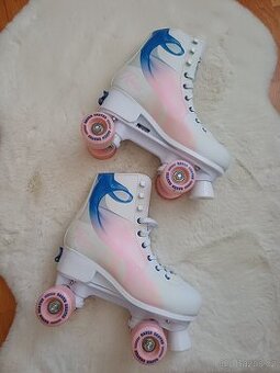 Trekové quad (roller) brusle.