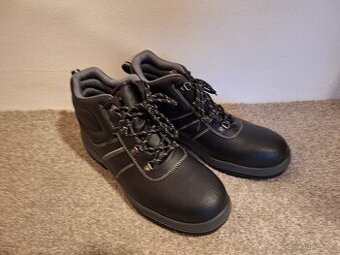 Nové pracovní boty letní vel. 45