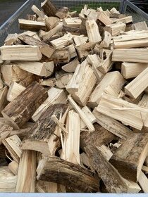palivové dřevo štípané měkké (smrk,borovice)