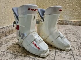 Prodám zachovalé starší boty lyžáky Dynafit vel. 37