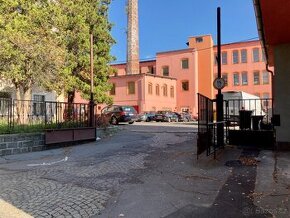 Pronájem přízemních prostor k podnikání v centru Rumburka, o - 1