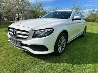 Mercedes E220d 4 matic 2018, plný servis, 100% nájezd