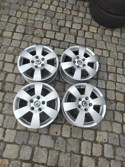 Prodám orig alu 15 škoda Octavia 2 5x112 ET 47