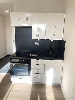 krásný byt 1+kk, 25m2 v ul. Na Bitevní Pláni, Praha 4-Nusle