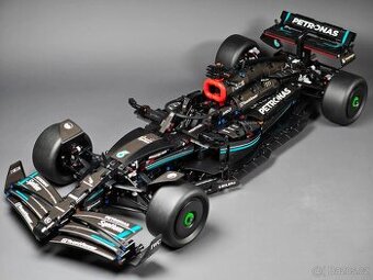Stavebnice Technic F1 Mercedes W14 - 42171