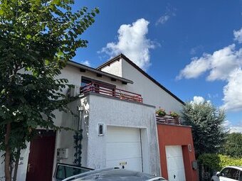 Byt v Říčanech s terasou a klimatizací