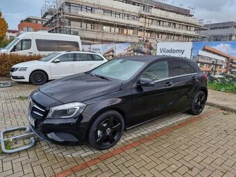 Mercedes W176 A180 90KW 122PS NAVI KŮŽE BIXENONY