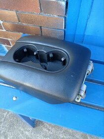 Audi Q7 Loketní opěrka. - 1