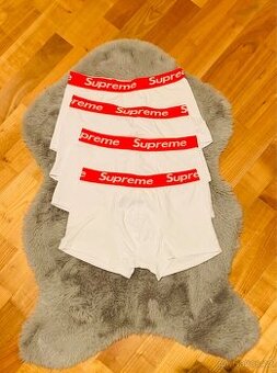 4x Supreme červeno bíle trenky