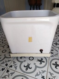 SLEVA Stará keramická výlevka,umyvadlo