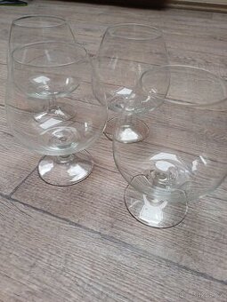 Nové skleničky na koňak