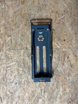 Ruční lis na PET lahve