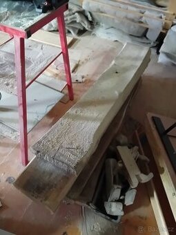 Dubové fošny cca 20 let na půdě v suchu