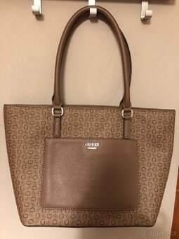 Kabelka Guess