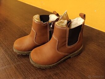 Boty zn. Lupilu velikost 26