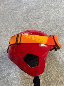 Dětská lyžařská přilba včetně brýlí