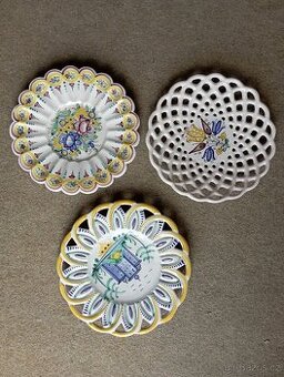 Moravské malované talíře a další keramika a procelán