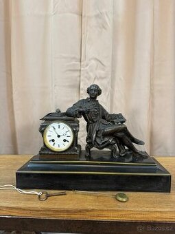 Francouzské figurální stolní hodiny (524012)
