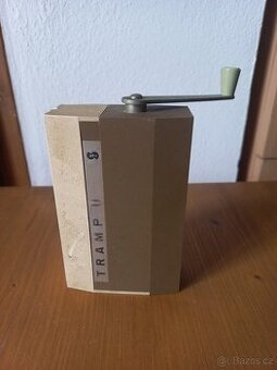 Mlýnek na kávu Tramp II