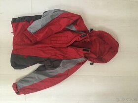 Zimní bunda, velikost 136.