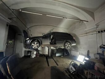 Subaru outback 2.5  121kw