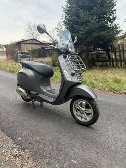 Vespa primavera 125