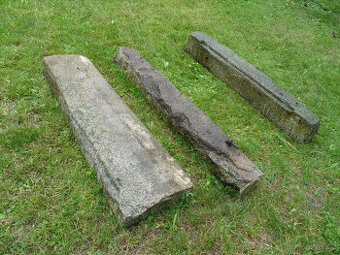 Kamenný překlad, kamenná futra, sloup