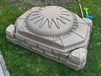 PLASTOVÉ PÍSKOVIŠTĚ S VÍKEM