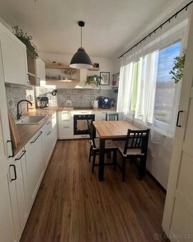 Prodej bytu 3+1,91 m² PO REKONSTRUKCI - Pacov, ul. Za Branou