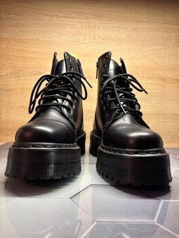 Dr. Martens Jadon