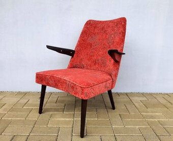 Retro designové křeslo po renovaci