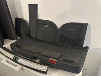 Audi A4 B7 Avant interiér kufru