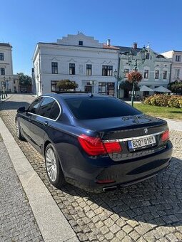 Bmw 750i 300kw v8