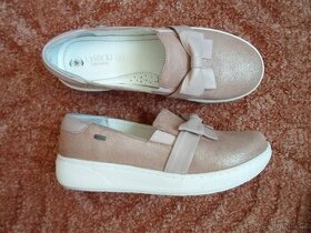 Růžové boty polobotky - 35