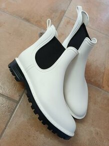 Nové kotníkové boty holínky Baťa, 40
