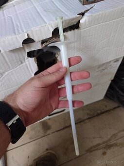 Hmoždinka fasádní zatloukaci 255 mm